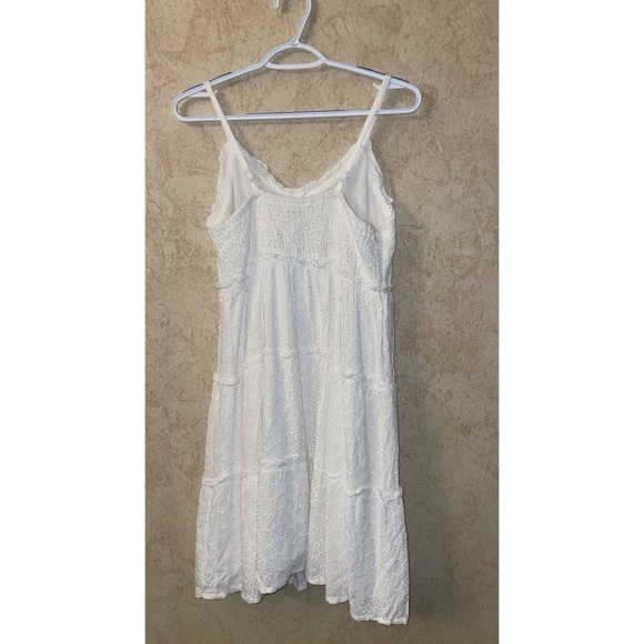 Sim & Sam Chic White Eyelet Mini Dress for Effortless Style - Picture 2 of 4